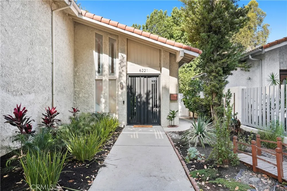 6221 Mammoth Valley Glen, CA 91401