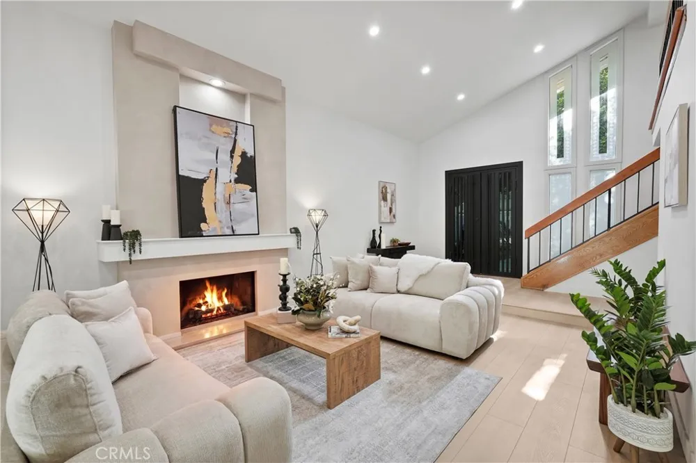 6221 Mammoth Valley Glen, CA 91401