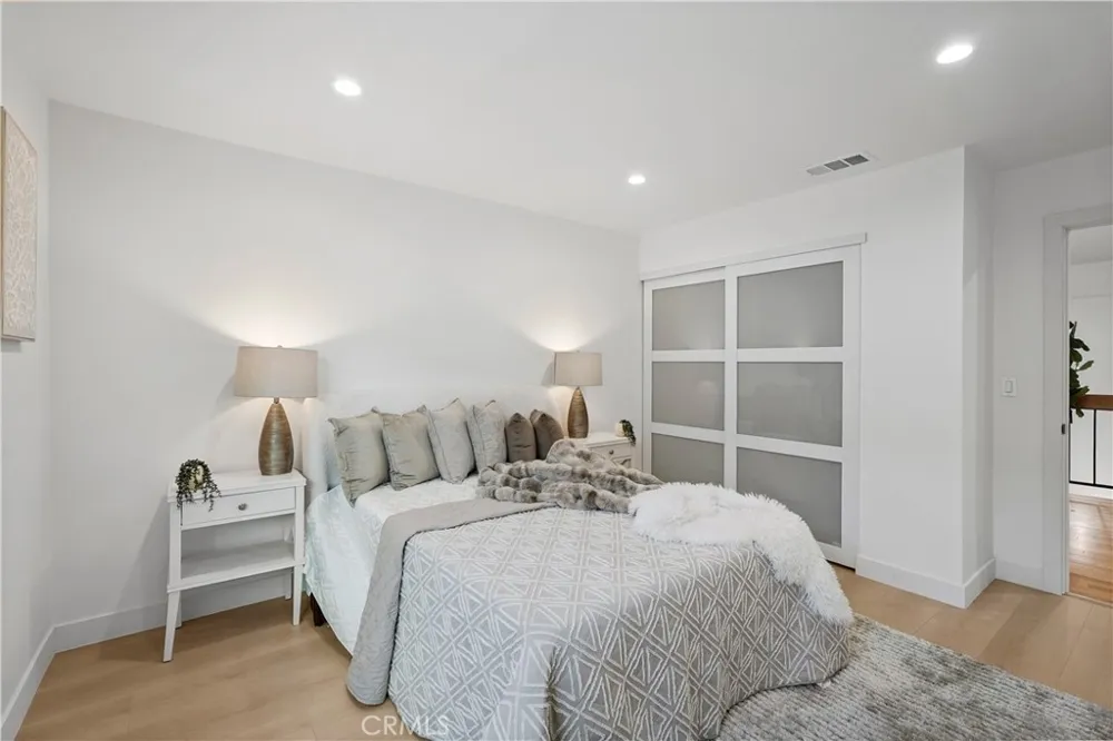 6221 Mammoth Valley Glen, CA 91401