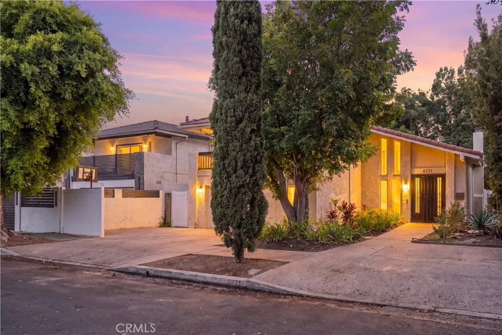 6221 Mammoth Valley Glen, CA 91401