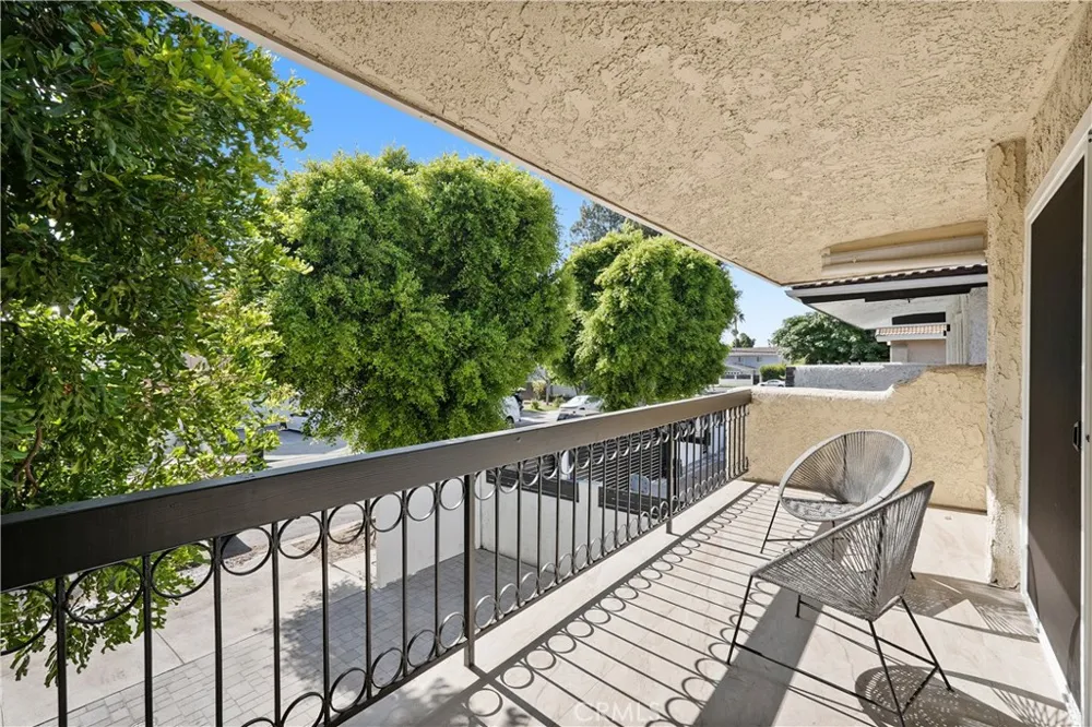 6221 Mammoth Valley Glen, CA 91401