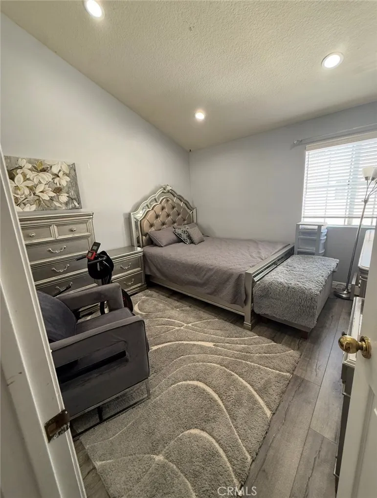 19928 Chase Street #23 Winnetka, CA 91306
