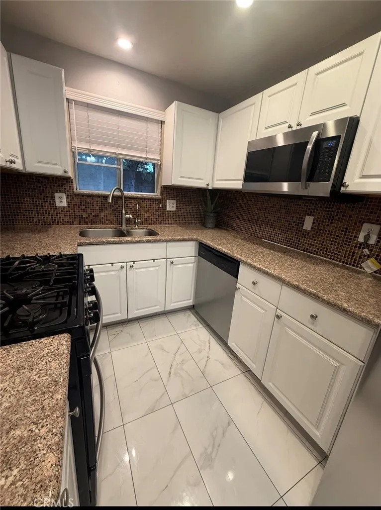 19928 Chase Street #23 Winnetka, CA 91306