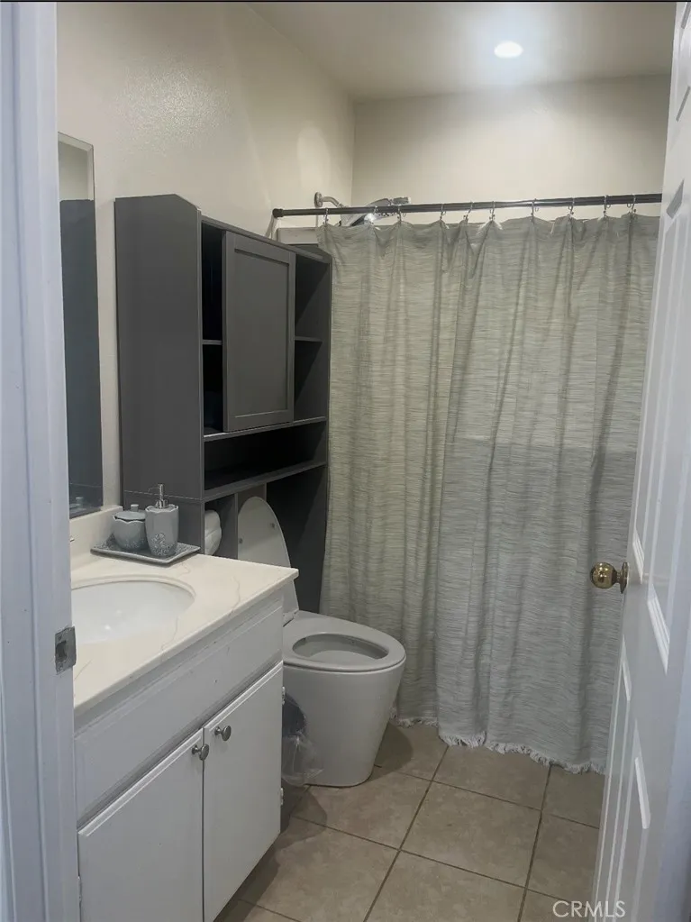 19928 Chase Street #23 Winnetka, CA 91306