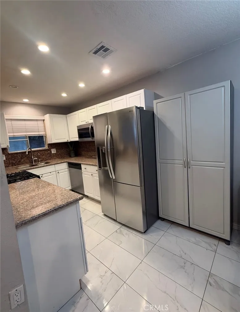 19928 Chase Street #23 Winnetka, CA 91306