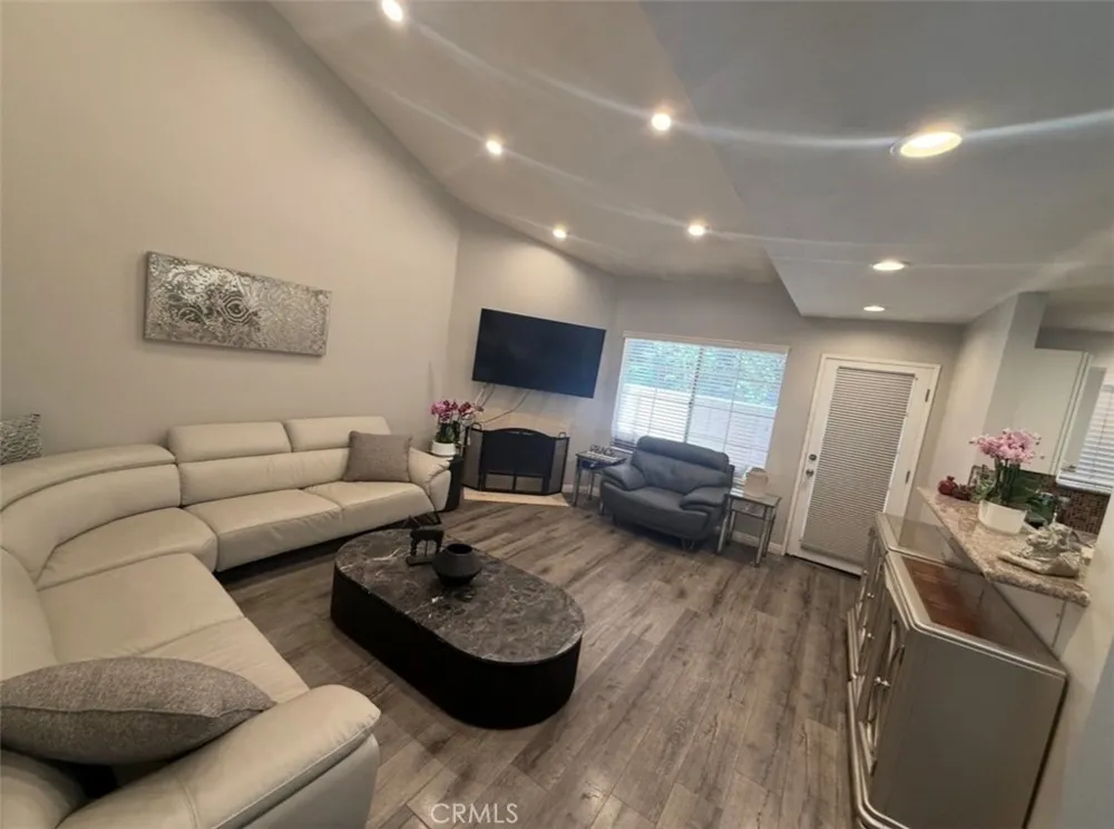 19928 Chase Street #23 Winnetka, CA 91306