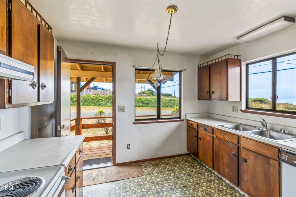 38901 N Highway 1 Westport, CA 95488