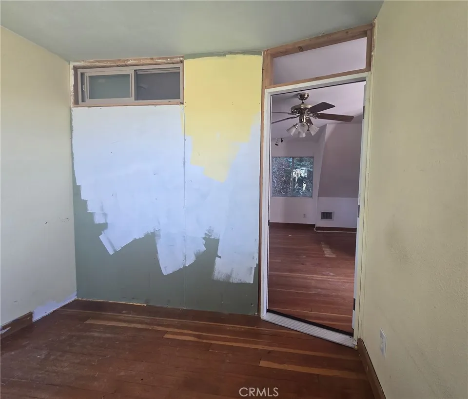 629 Chateau Crestline, CA 92325