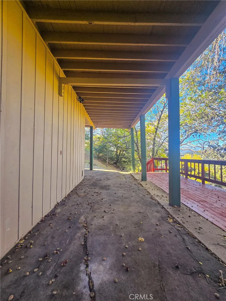 629 Chateau Crestline, CA 92325