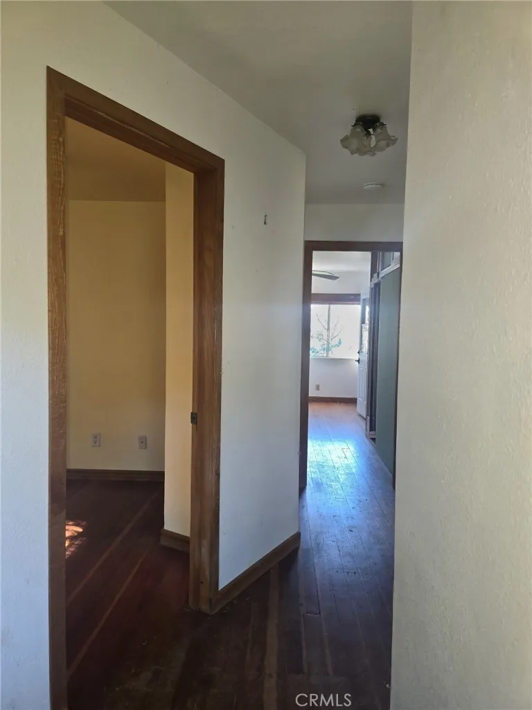 629 Chateau Crestline, CA 92325