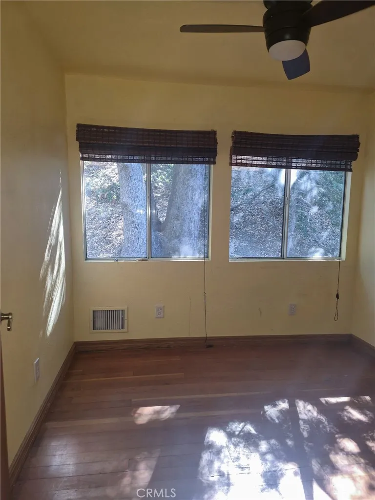 629 Chateau Crestline, CA 92325
