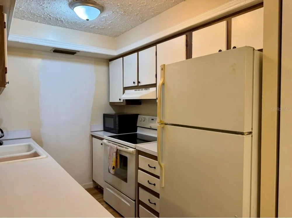 105 47TH AVENUE DRIVE W #374 Bradenton, FL 34207