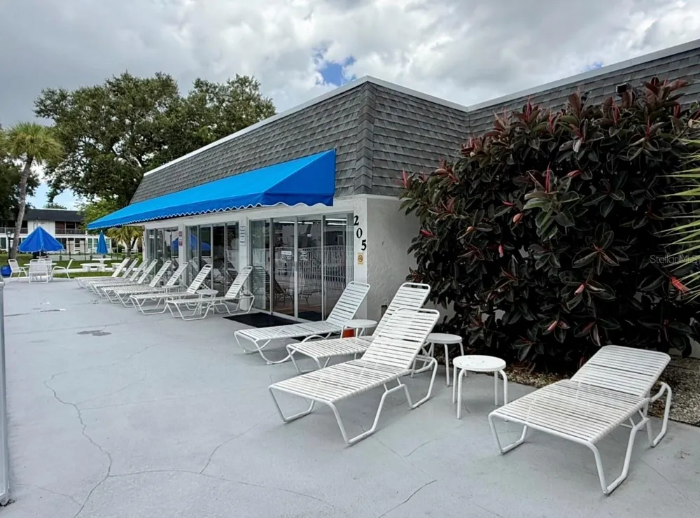 105 47TH AVENUE DRIVE W #374 Bradenton, FL 34207