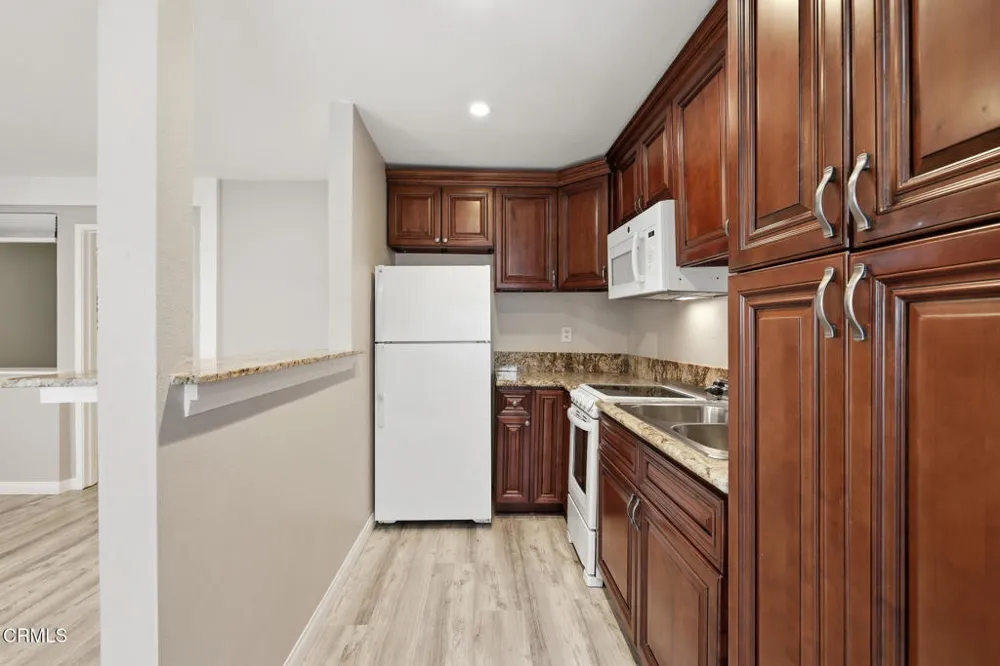 28947 E Thousand Oaks #121 Agoura Hills, CA 91301