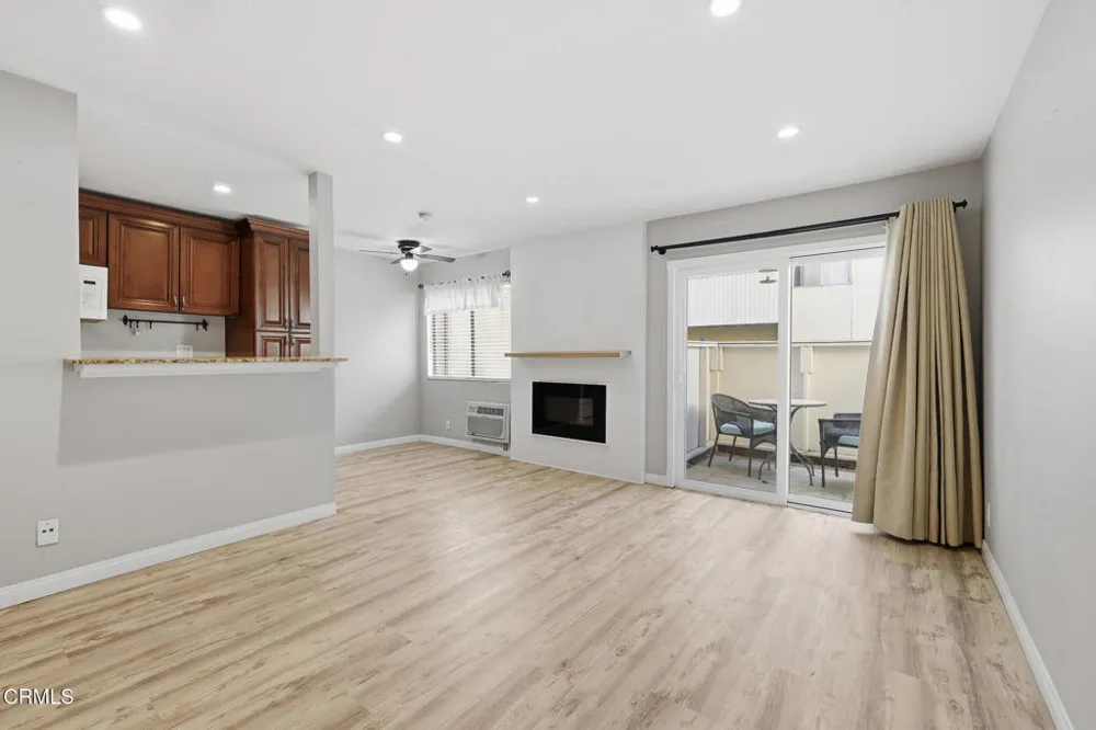 28947 E Thousand Oaks #121 Agoura Hills, CA 91301