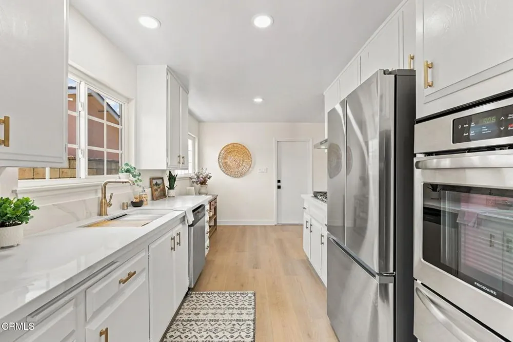 244 MacKay Avenue Ventura, CA 93004