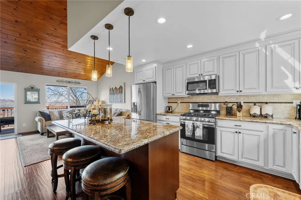 1430 Sequoia Lake Arrowhead, CA 92352
