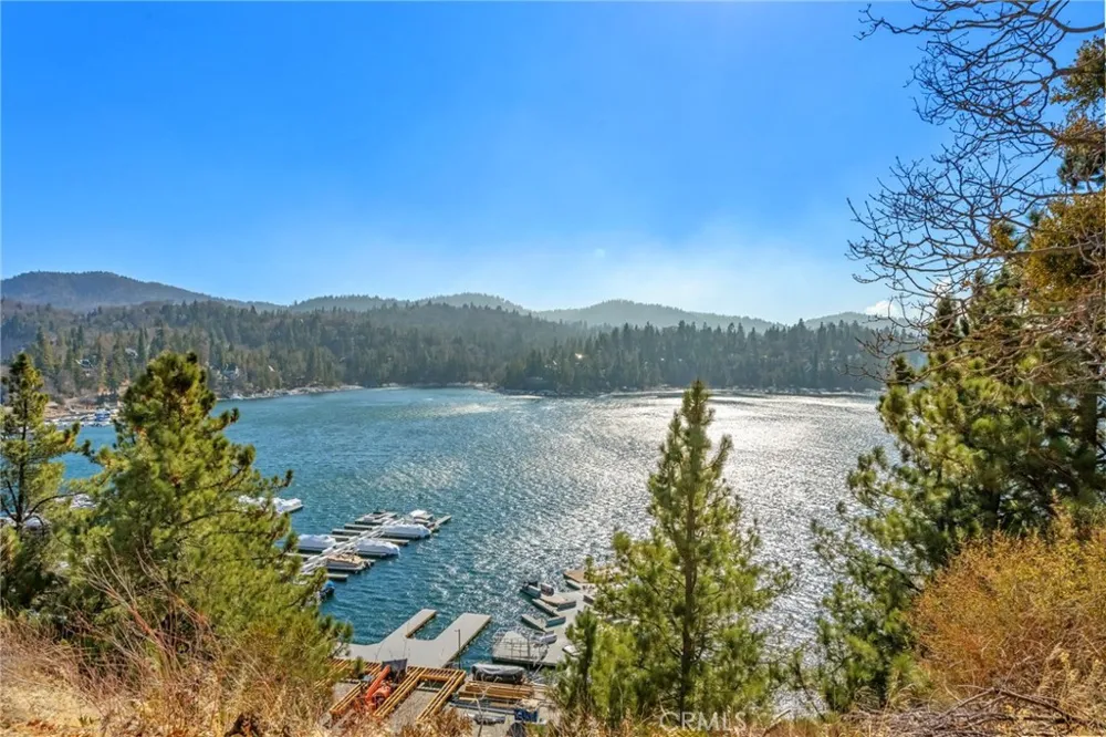 1430 Sequoia Lake Arrowhead, CA 92352