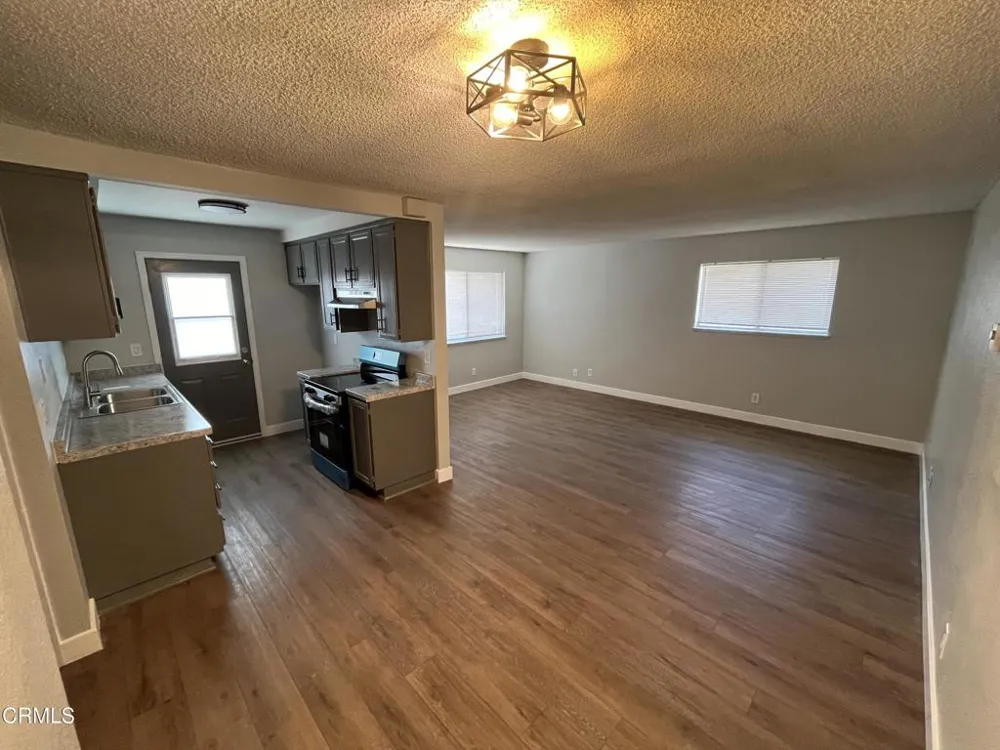 2637 Yardarm Avenue Port Hueneme, CA 93041
