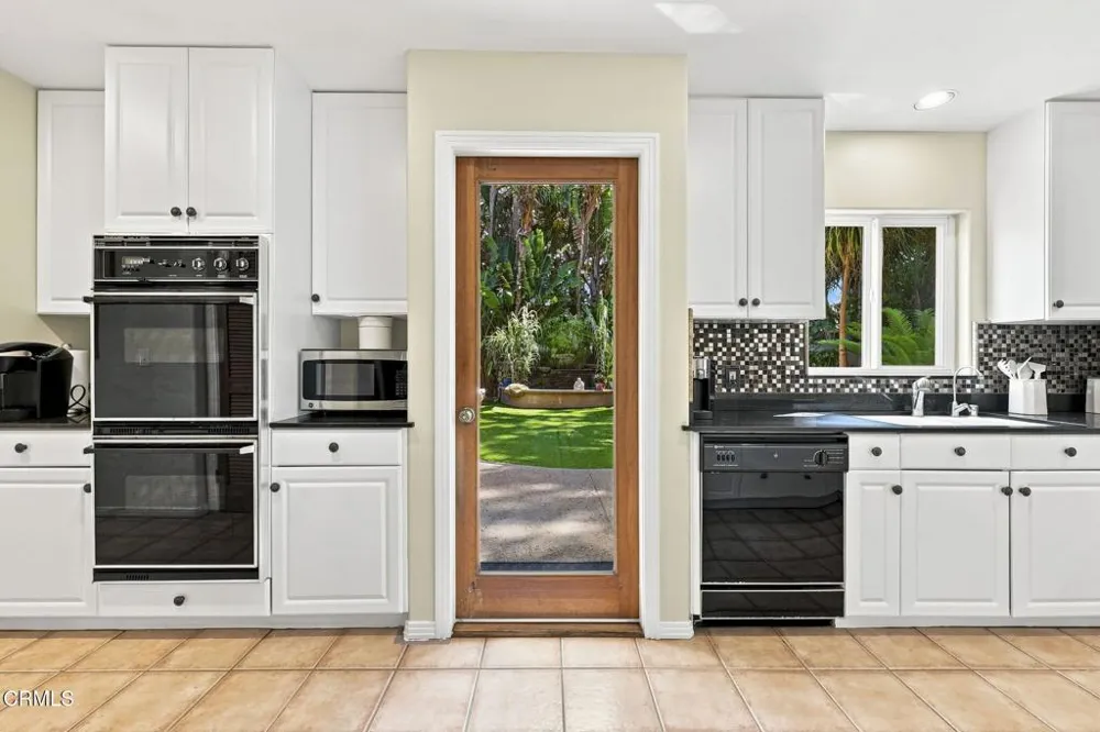 110 Santa Rosa Place Santa Barbara, CA 93109