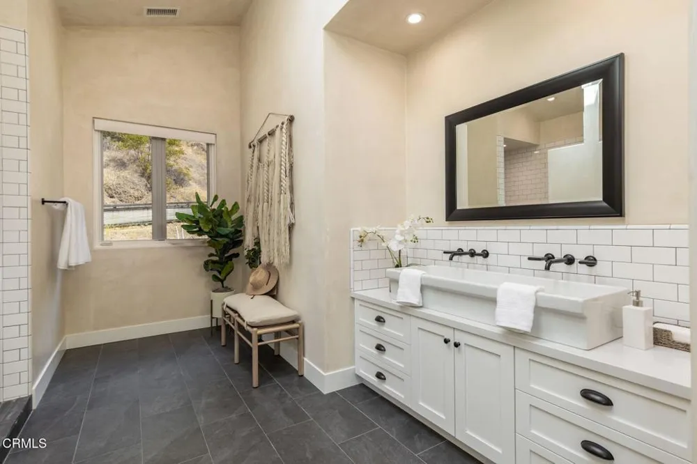 16096 Maricopa Highway Ojai, CA 93023