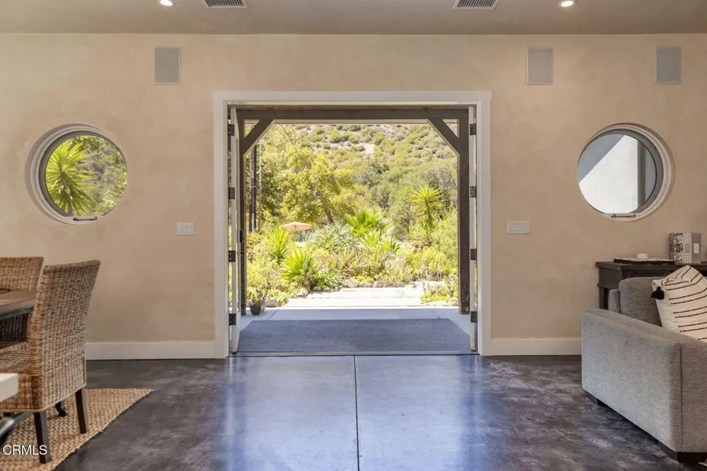 16096 Maricopa Highway Ojai, CA 93023