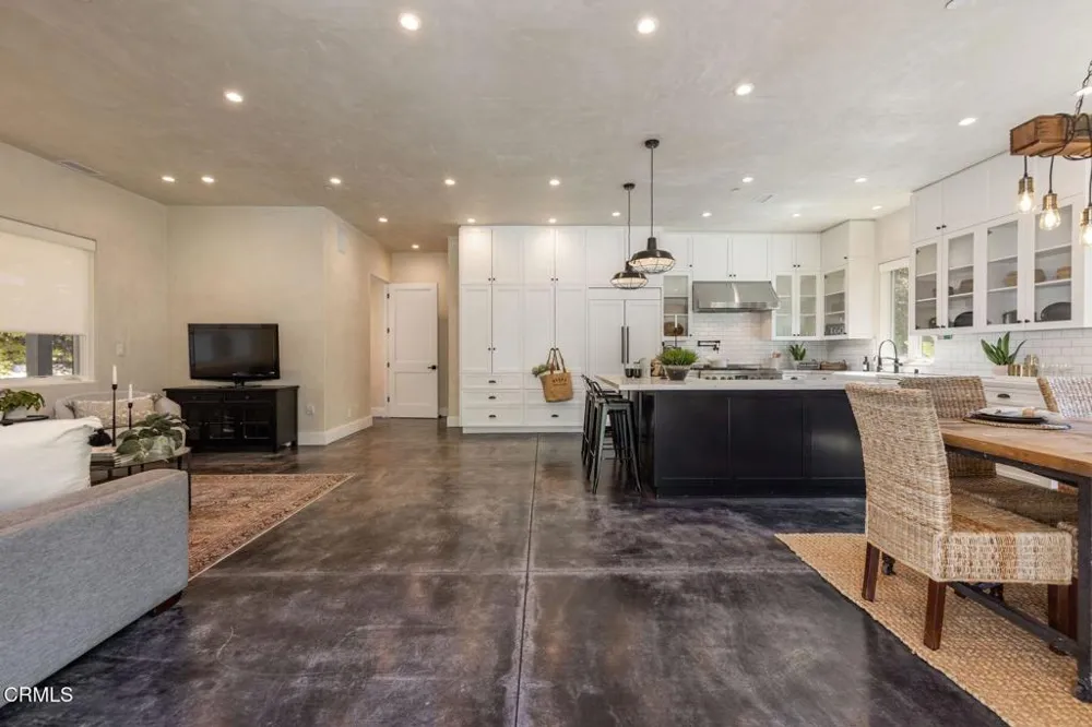 16096 Maricopa Highway Ojai, CA 93023