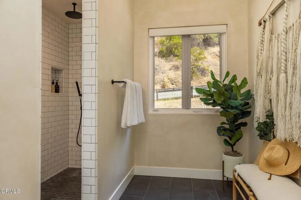 16096 Maricopa Highway Ojai, CA 93023