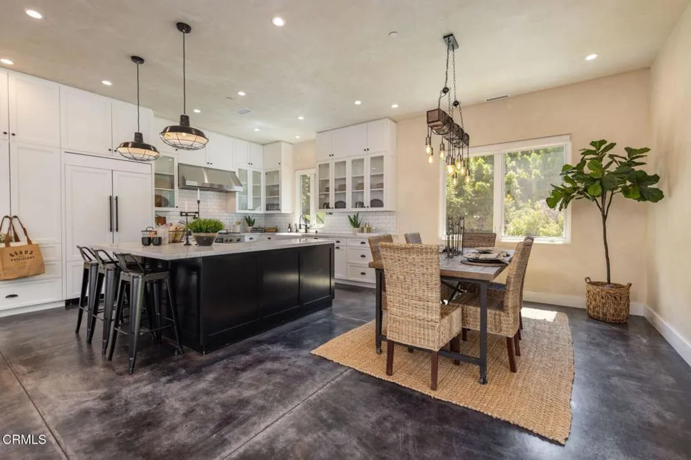 16096 Maricopa Highway Ojai, CA 93023