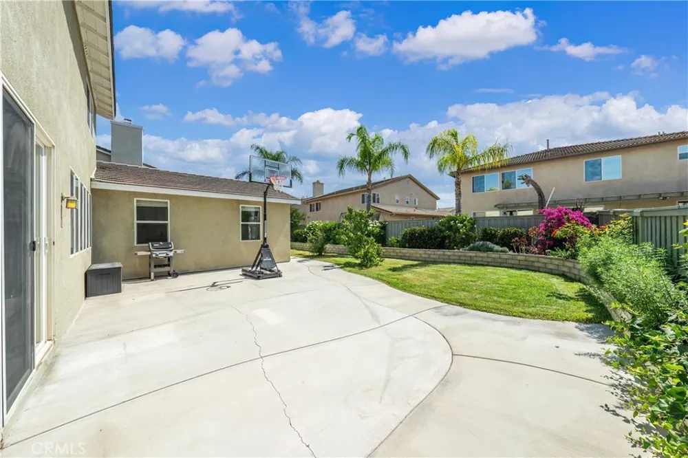 7266 Citrus Valley Ave Eastvale, CA 92880