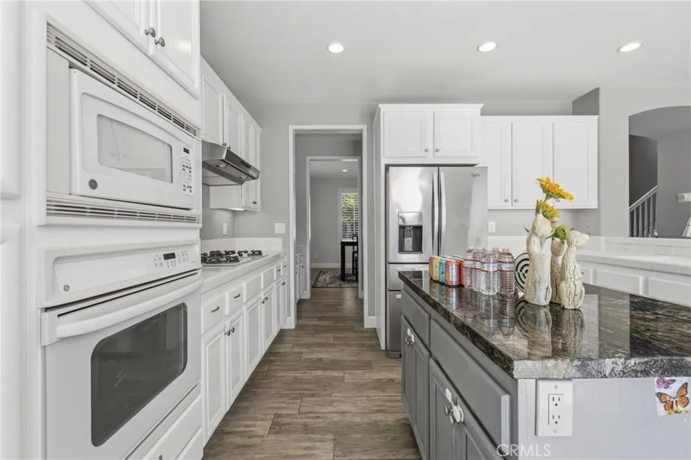 7266 Citrus Valley Ave Eastvale, CA 92880