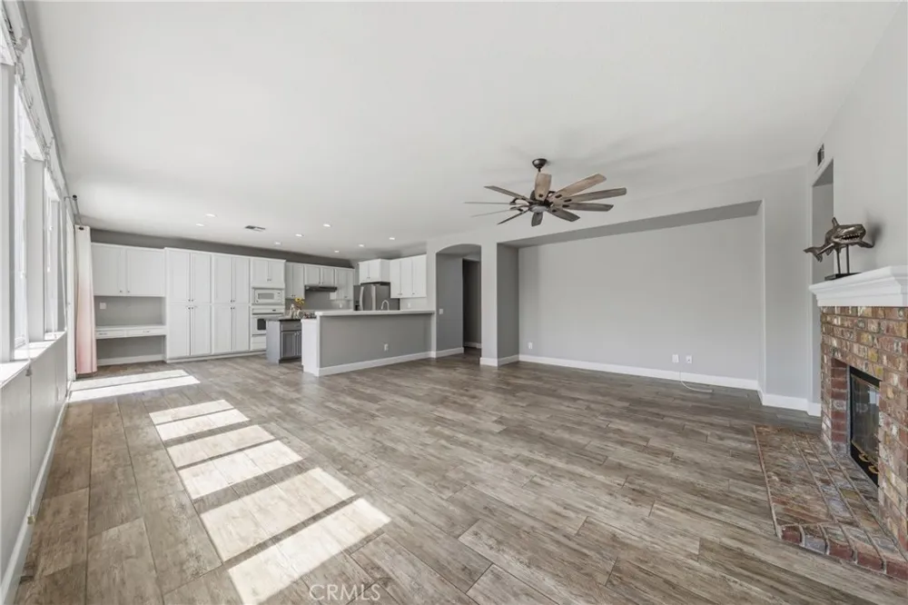 7266 Citrus Valley Ave Eastvale, CA 92880