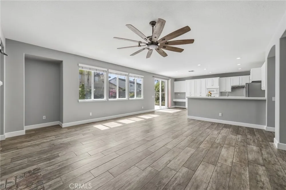 7266 Citrus Valley Ave Eastvale, CA 92880