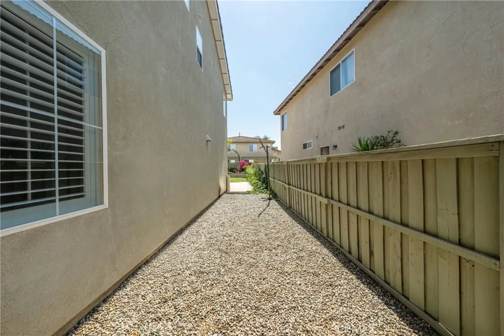 7266 Citrus Valley Ave Eastvale, CA 92880