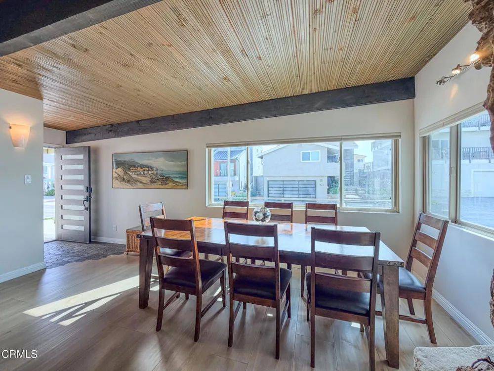 1327 Devon Lane Ventura, CA 93001