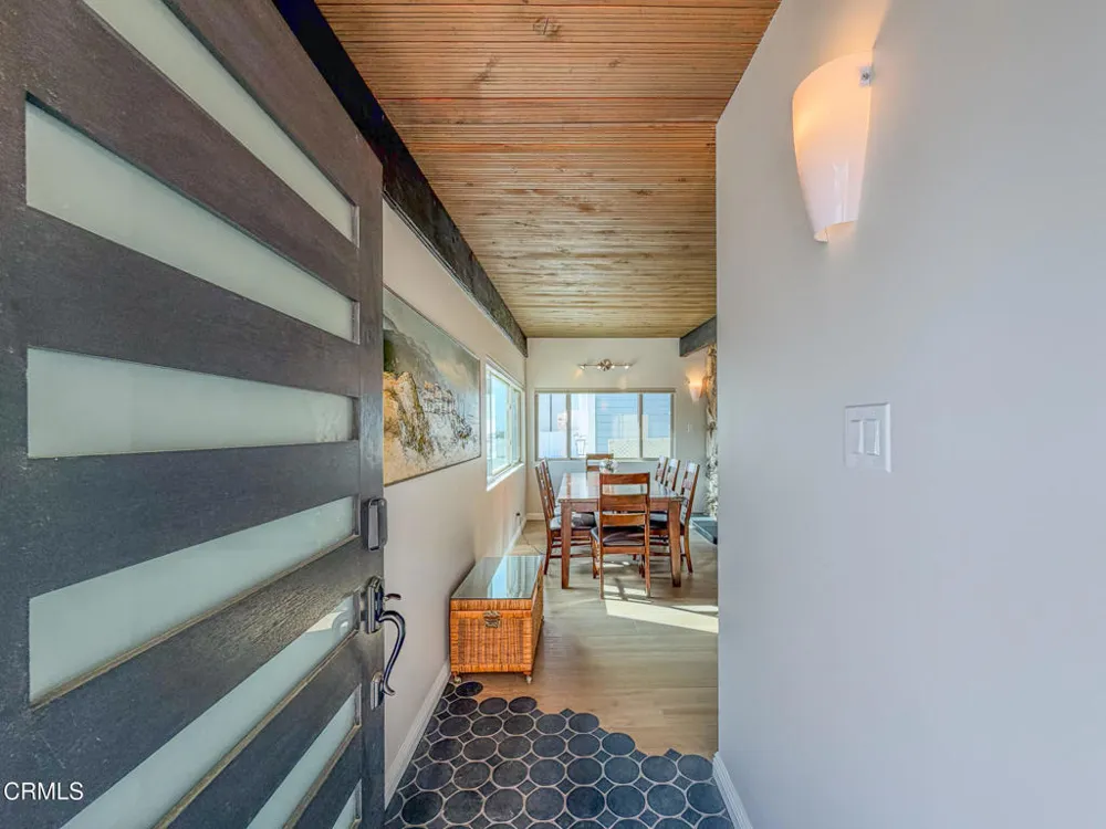 1327 Devon Lane Ventura, CA 93001