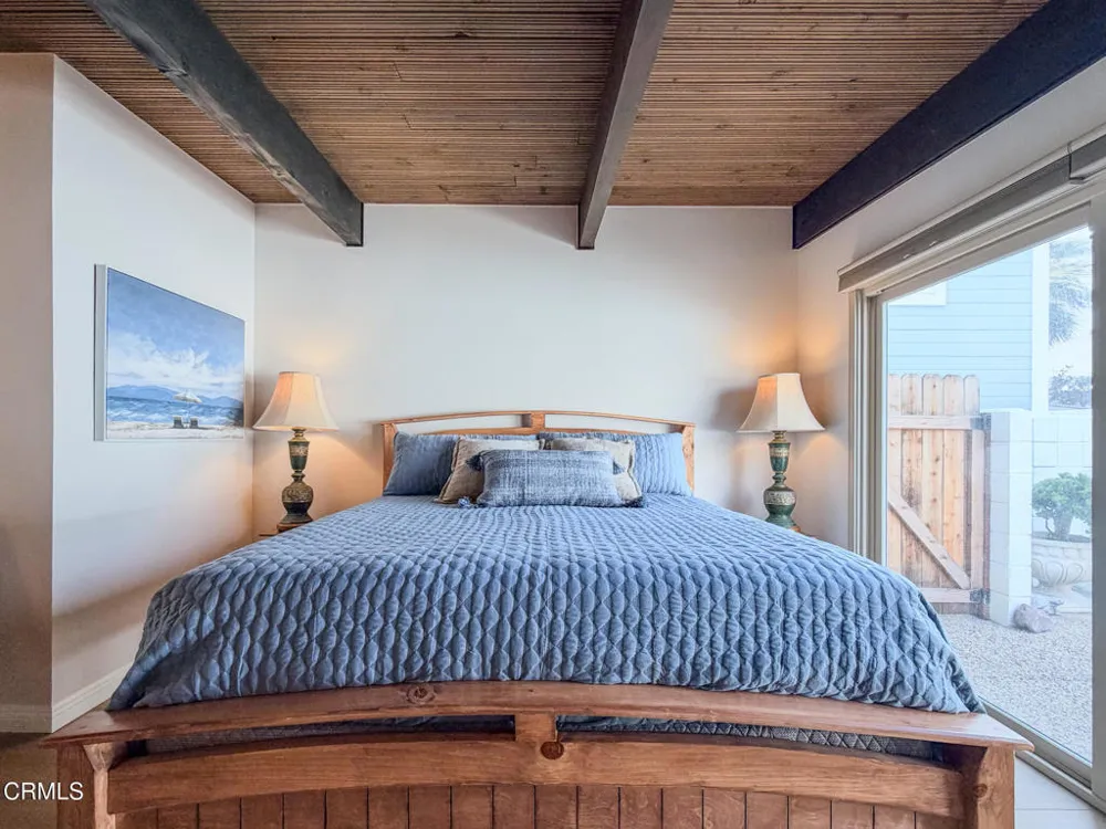 1327 Devon Lane Ventura, CA 93001