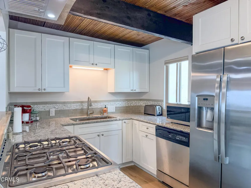 1327 Devon Lane Ventura, CA 93001