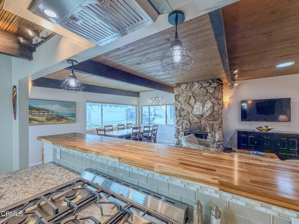 1327 Devon Lane Ventura, CA 93001