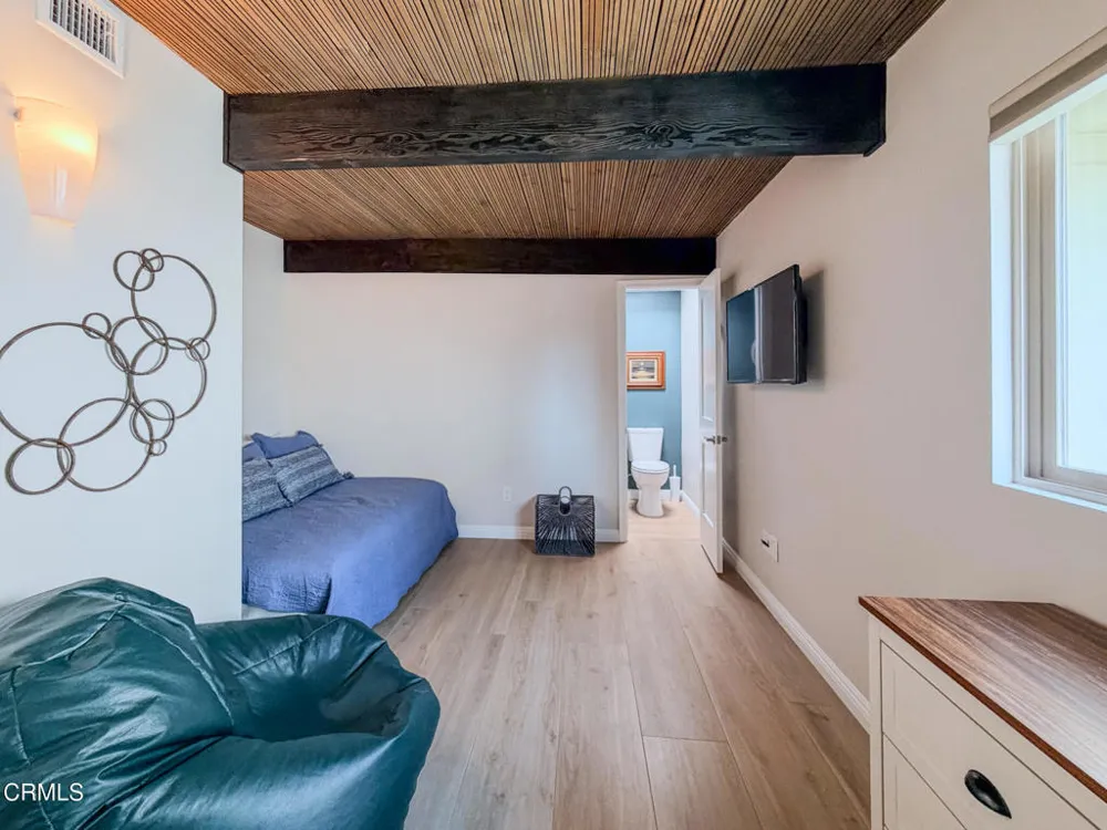 1327 Devon Lane Ventura, CA 93001