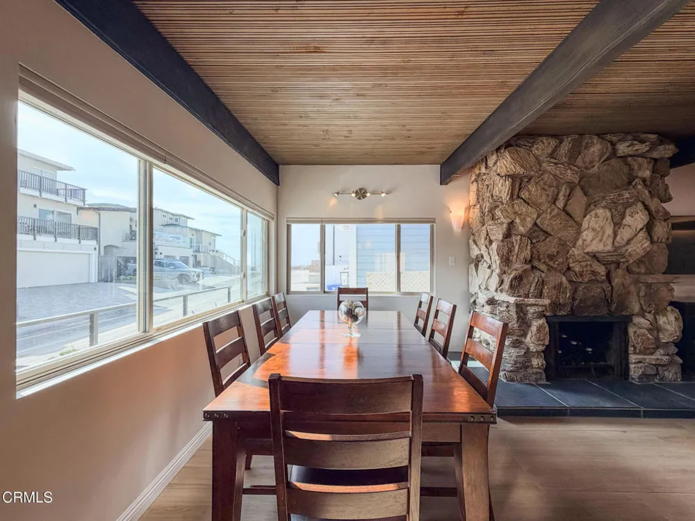 1327 Devon Lane Ventura, CA 93001