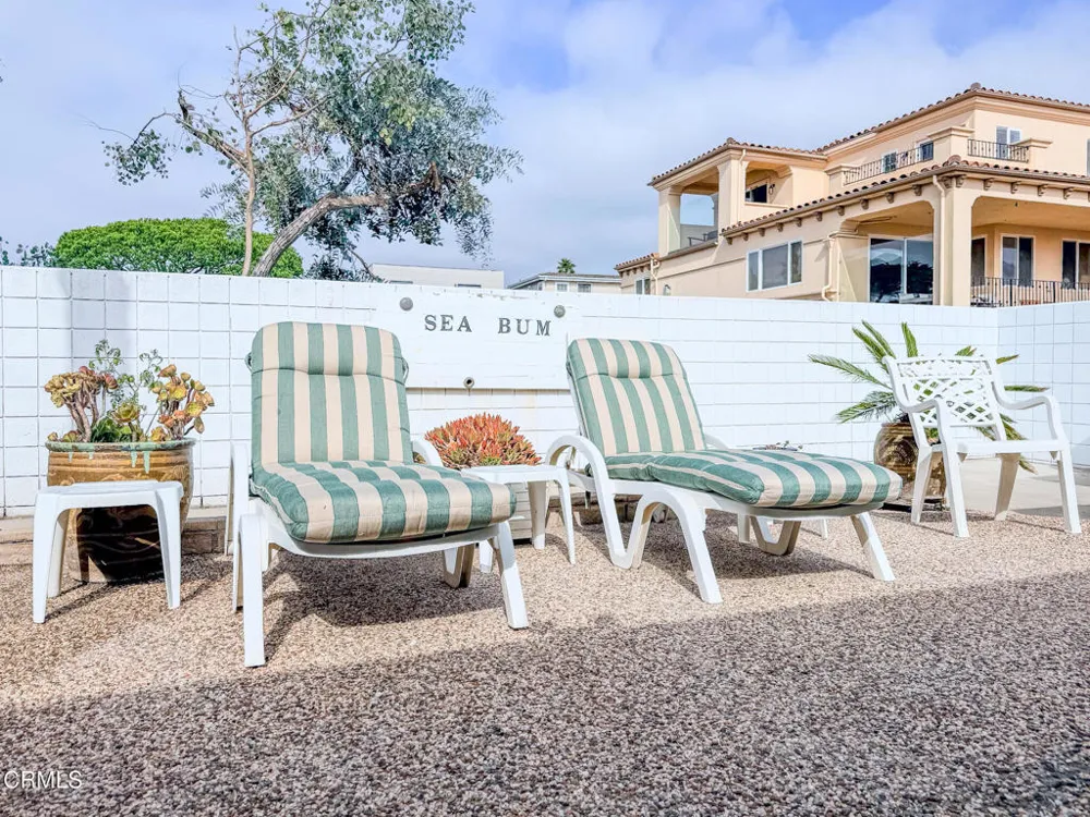 1327 Devon Lane Ventura, CA 93001