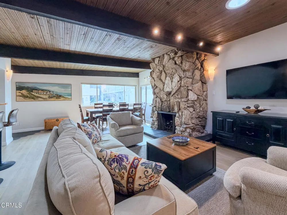 1327 Devon Lane Ventura, CA 93001