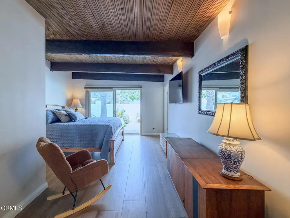 1327 Devon Lane Ventura, CA 93001