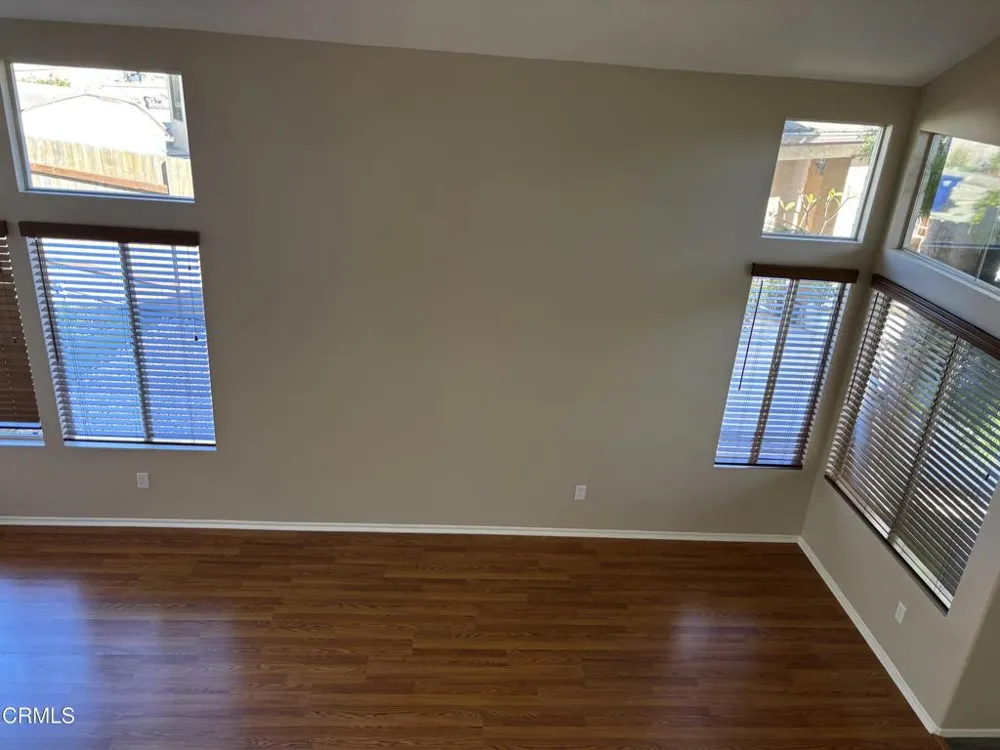10463 Graham Court Ventura, CA 93004