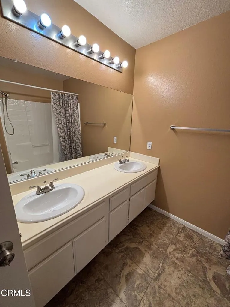 10463 Graham Court Ventura, CA 93004
