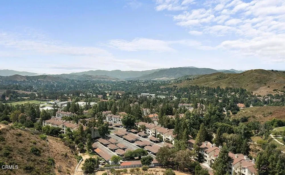 5805 Oak Bend Lane #208 Oak Park, CA 91377