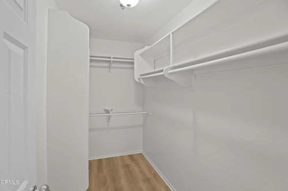 5805 Oak Bend Lane #208 Oak Park, CA 91377