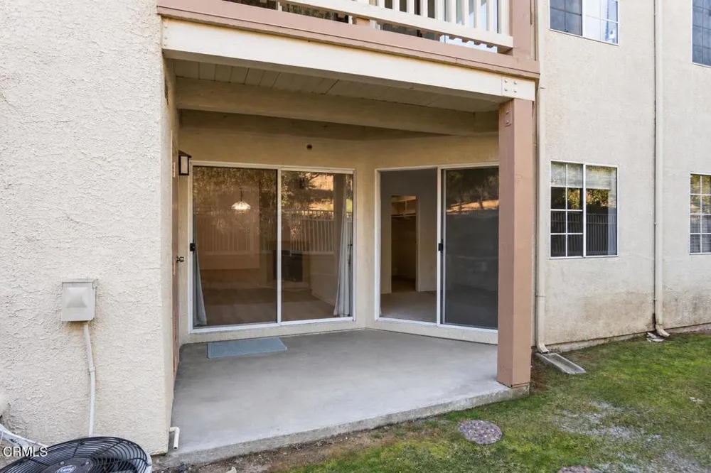 5805 Oak Bend Lane #208 Oak Park, CA 91377