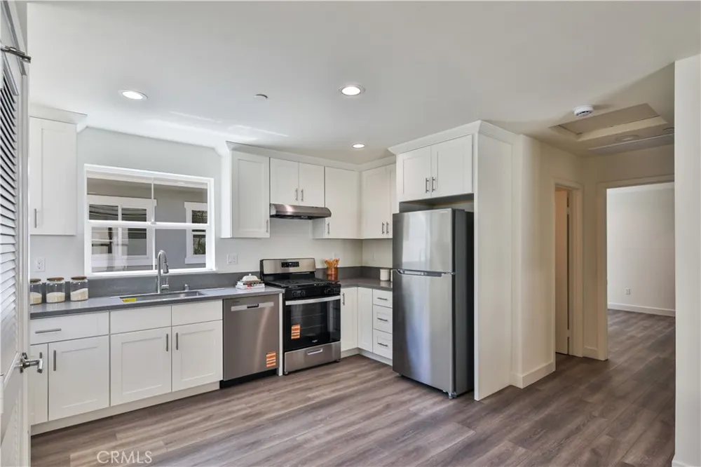 6836 Whitman Avenue Van Nuys, CA 91406